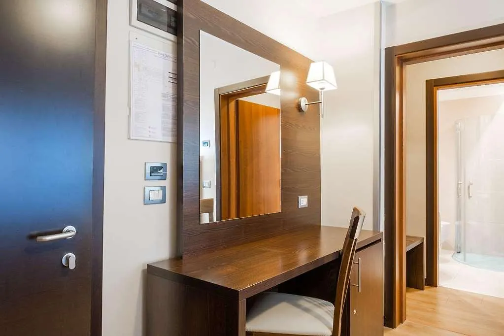 Hotel Delfino Venezia Mestre 4*,