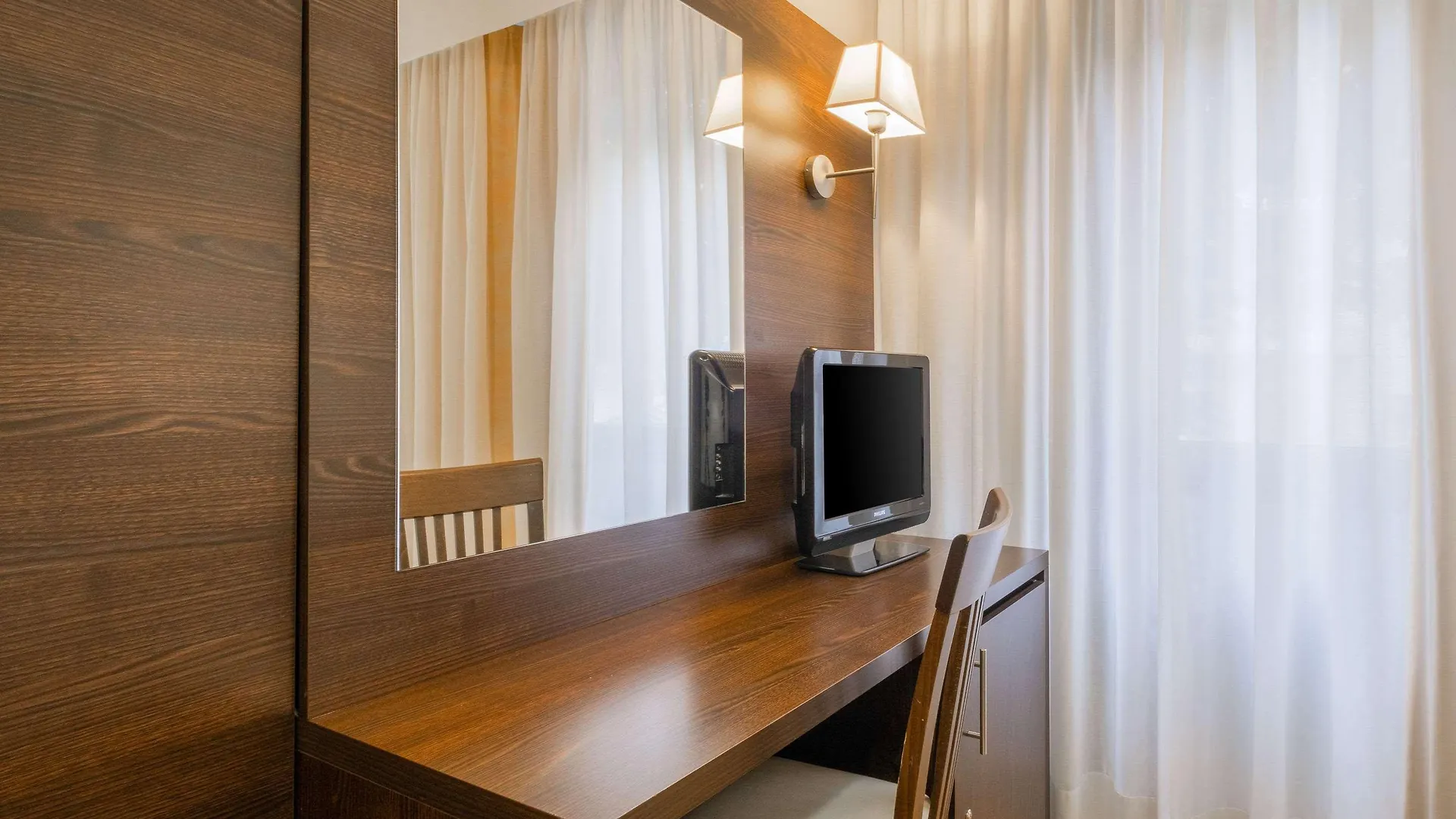 Hotel Delfino Venezia Mestre 4*,  Italië