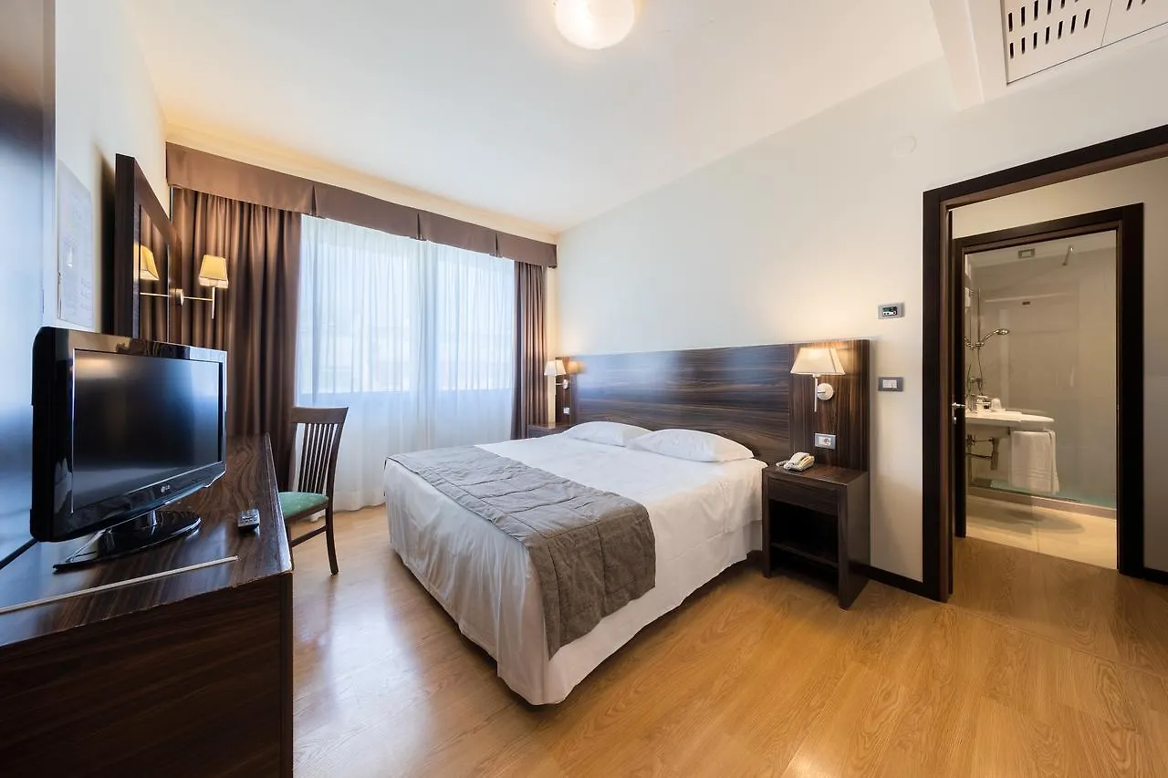 Hotel Delfino Venezia Mestre 4*,  Italië