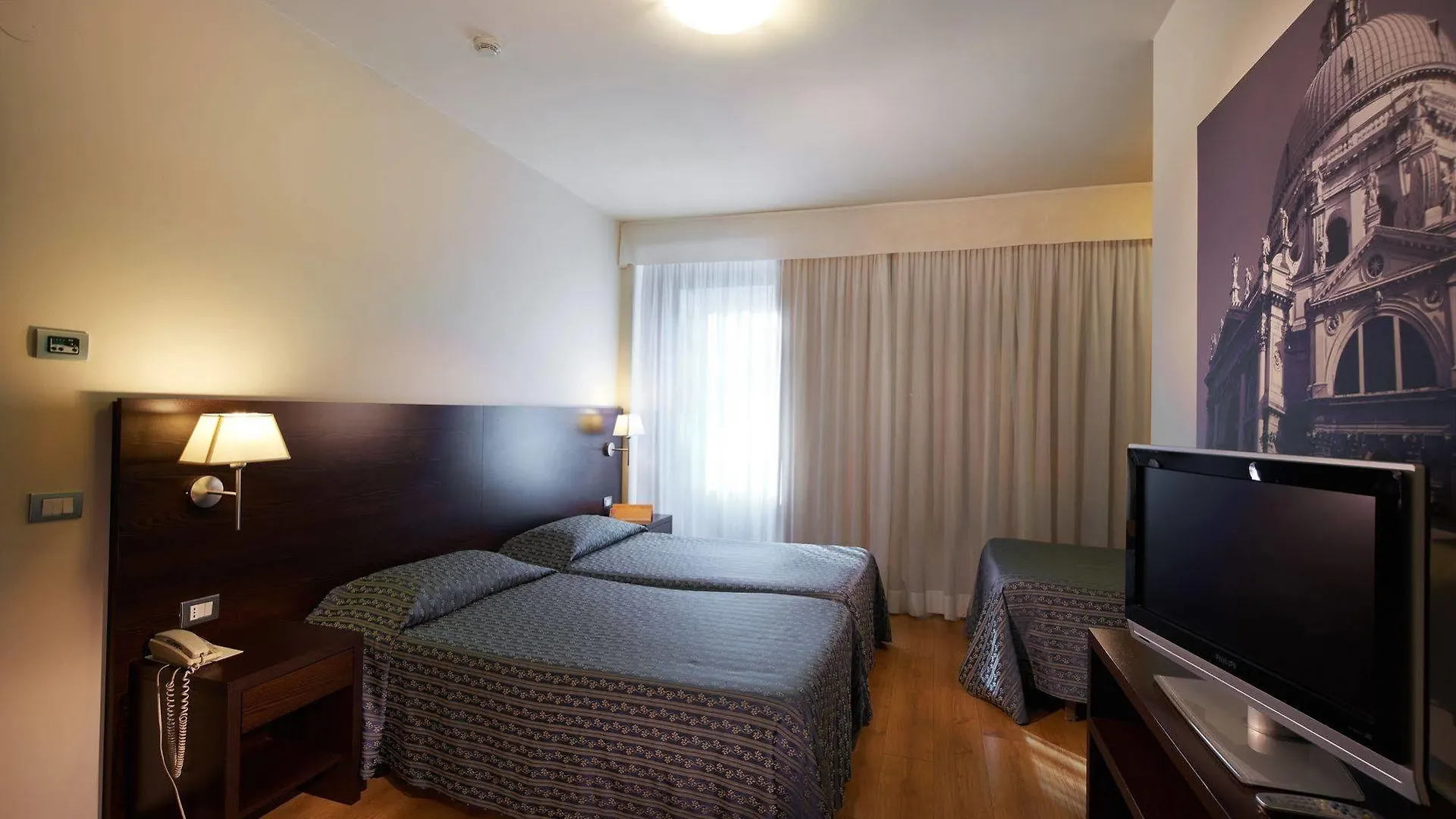 Hotel Delfino Venezia Mestre 4*,  Italië