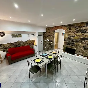revel-apartments-central-station-to-cinque-terre.hotelitalianriviera.com/